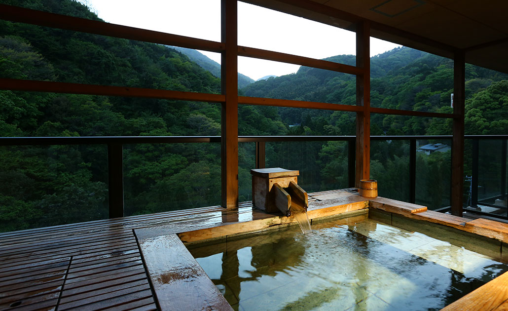 露天風呂付和室1間（本間12畳+踏込／50㎡）【聚楽第】 【公式】山翠楼（さんすいろう） 奥湯河原温泉の老舗料亭温泉旅館
